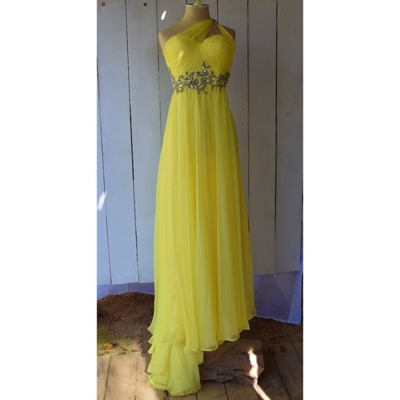 Yellow Sherri Hill Formal Dress with Train - Picture 1 of 8